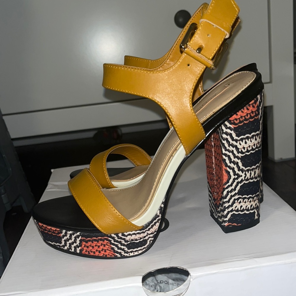 Women’s Aldo Joann heels NWOT